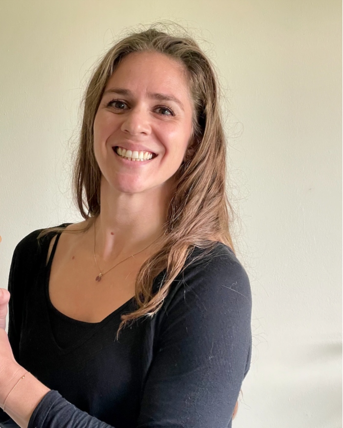 Ms Alexandra Williams 